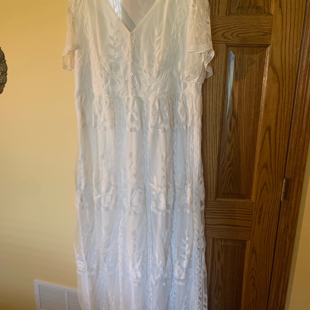 Elegant White Lace Dress